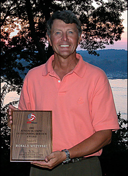Ron Wyzynski Receives USA Volleyball's YJOV Award (2002)